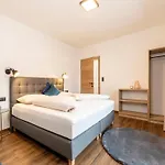 아파트 Penthouse In Strass Near Zillertal Alps *